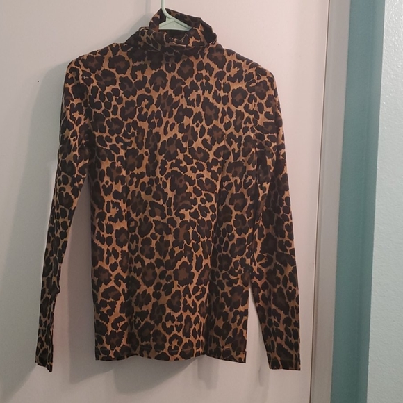 Final price J crew turtle neck in leopard - Picture 5 of 5